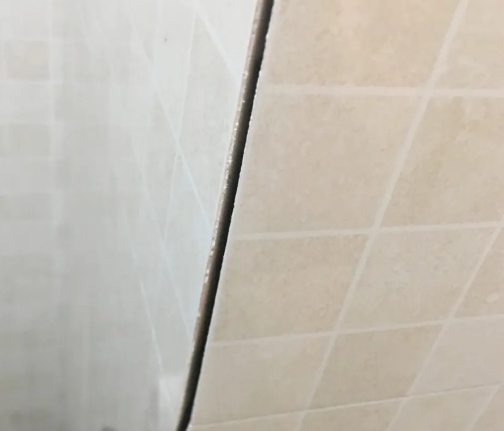 黄梅瓷砖空鼓维修公司分享阳台瓷砖脱落的修复过程可以分为以下几个步骤